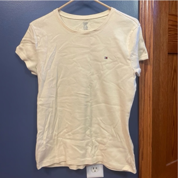 Tommy Hilfiger T-shirt - Picture 1 of 3
